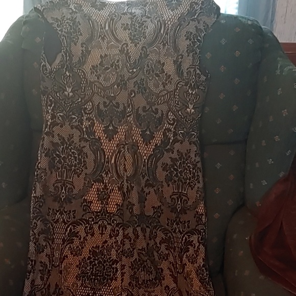 Black and gray geo print midi dress - Picture 6 of 8